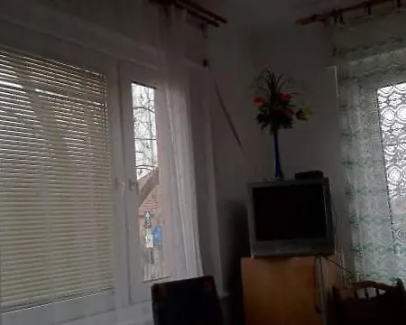 Malomtavi Vendeghaz 招待所