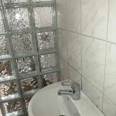 Malomtavi Vendeghaz *