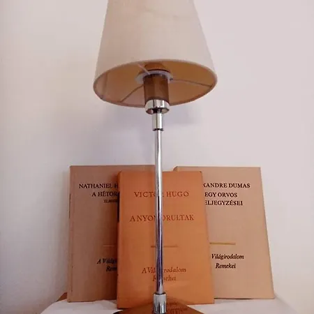 Malomtavi Vendeghaz 招待所