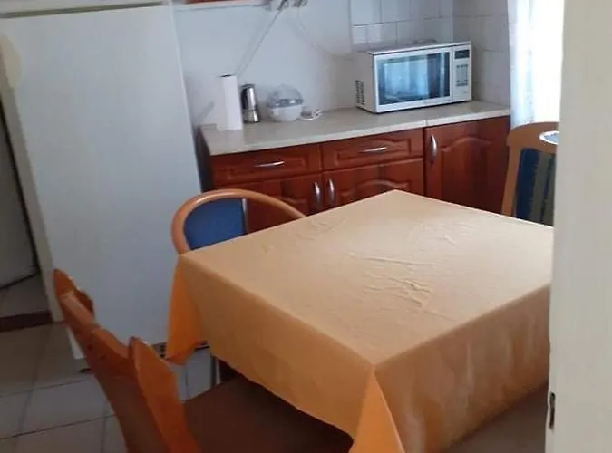 Malomtavi Vendégház *